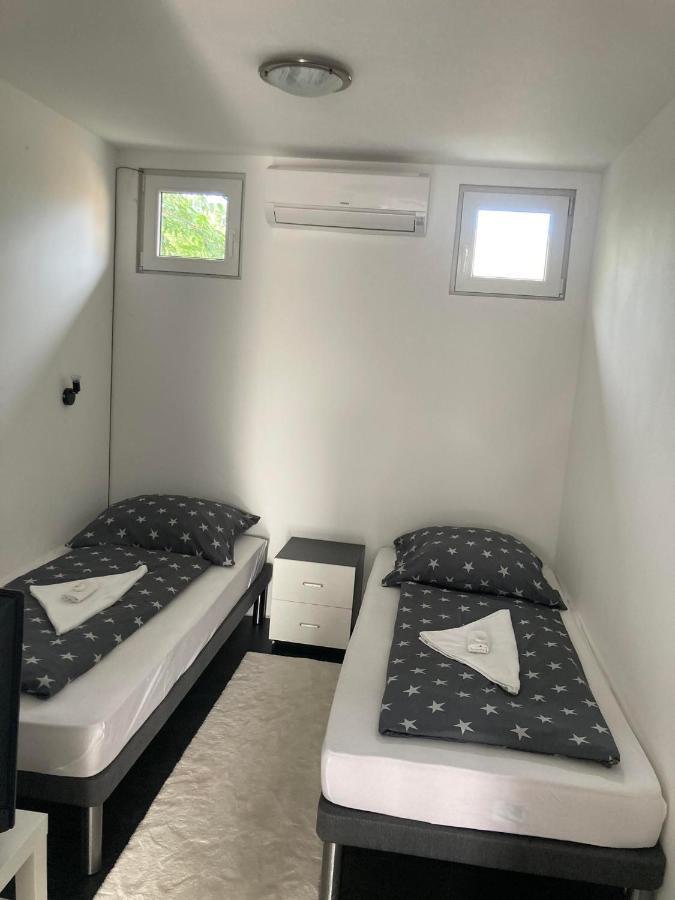 Aparthotel Arany Apartman Cegléd Zewnętrze zdjęcie